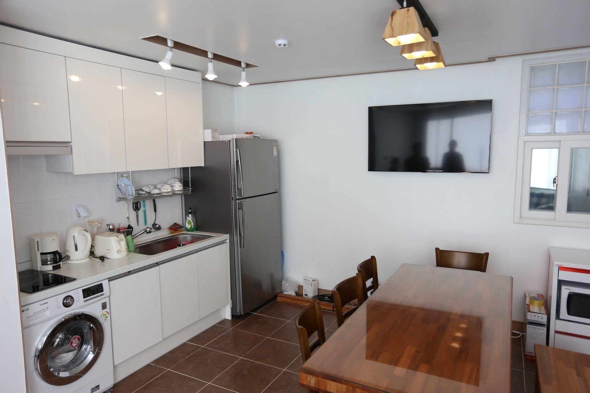 Cube Guesthouse โซล ภายนอก รูปภาพ